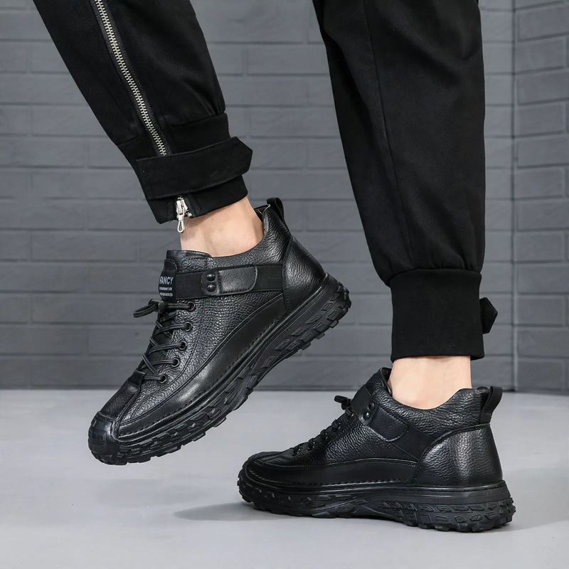 Men's winter boots made of leather, insulated, waterproof