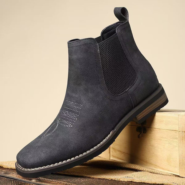 Classic men's Chelsea boots made of synthetic leather