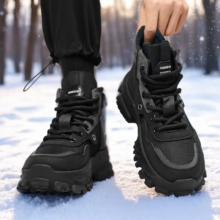 Padded men's winter boots with platform sole