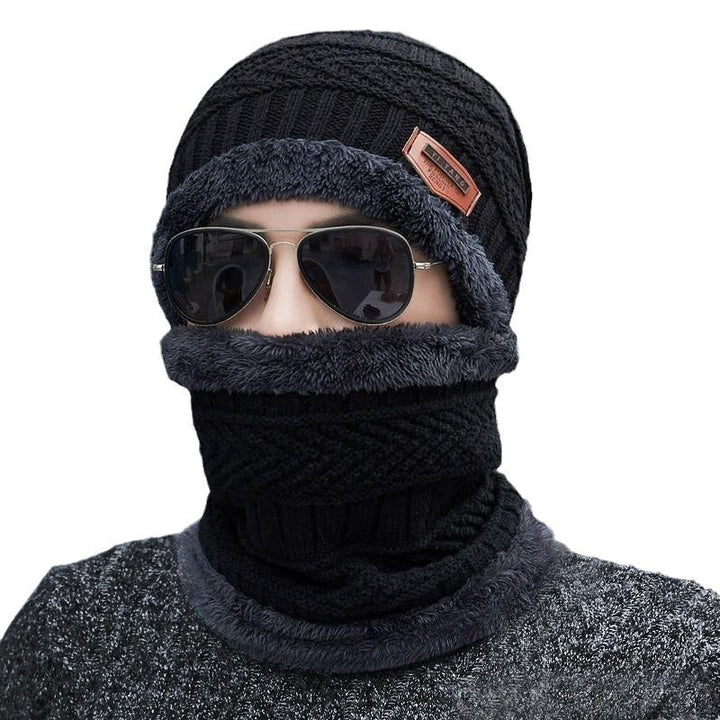 Padded knit hat and scarf set for men
