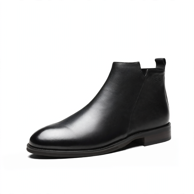 Fashionable men's leather boots