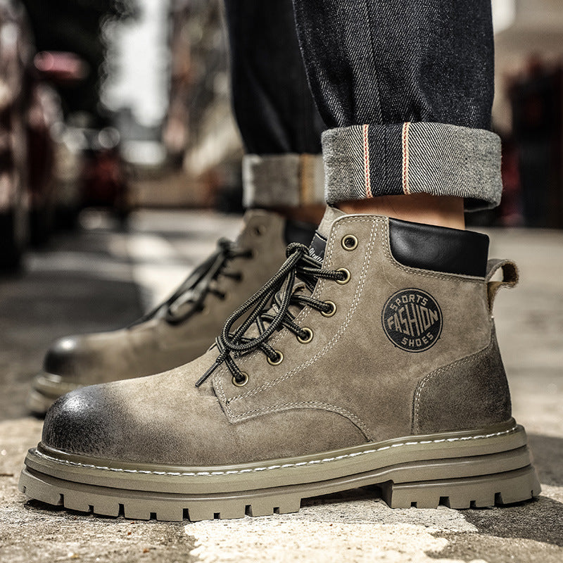 Fashionable men's boots with platform sole