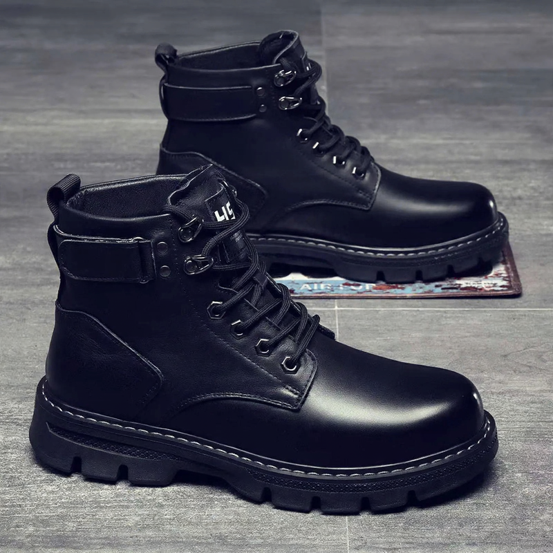 Padded men's boots in modern style