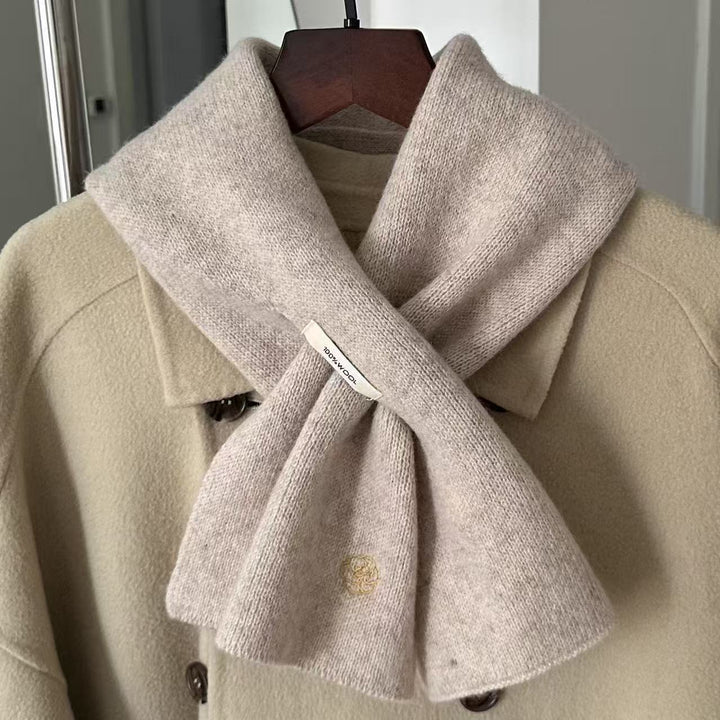 Knit scarf made of 100% wool