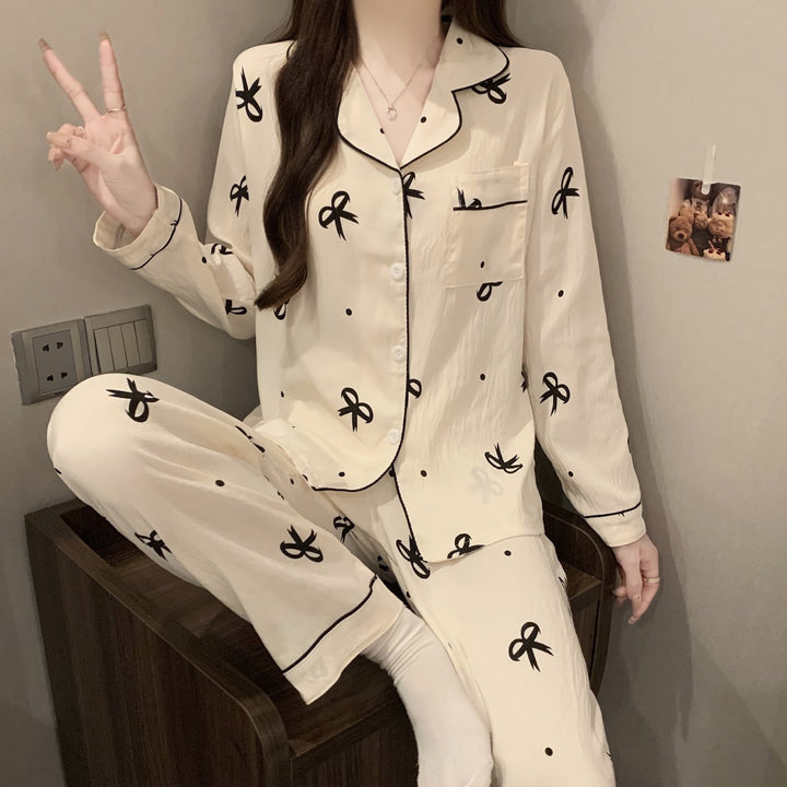 Women's pajamas made of soft cotton, long-sleeved