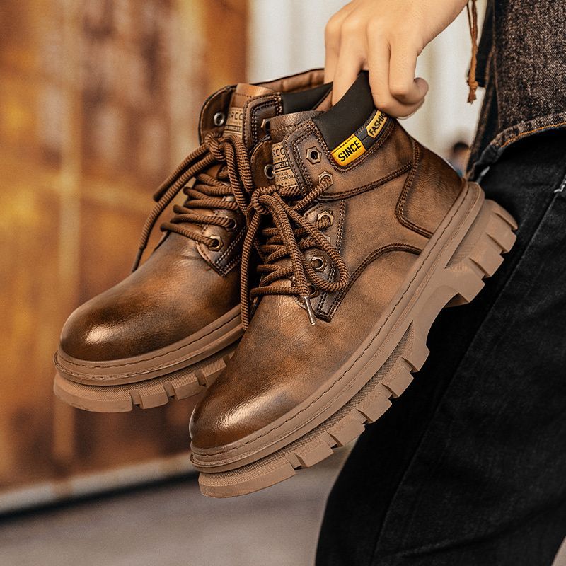Modern men's boots in English style