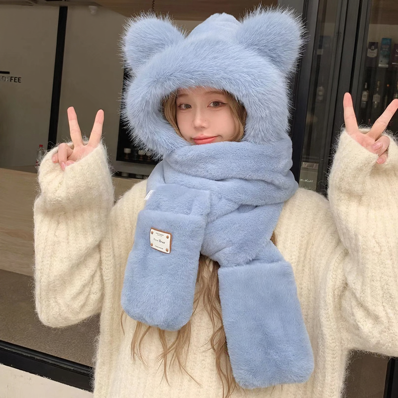 Cozy hoodie set with scarf and beanie