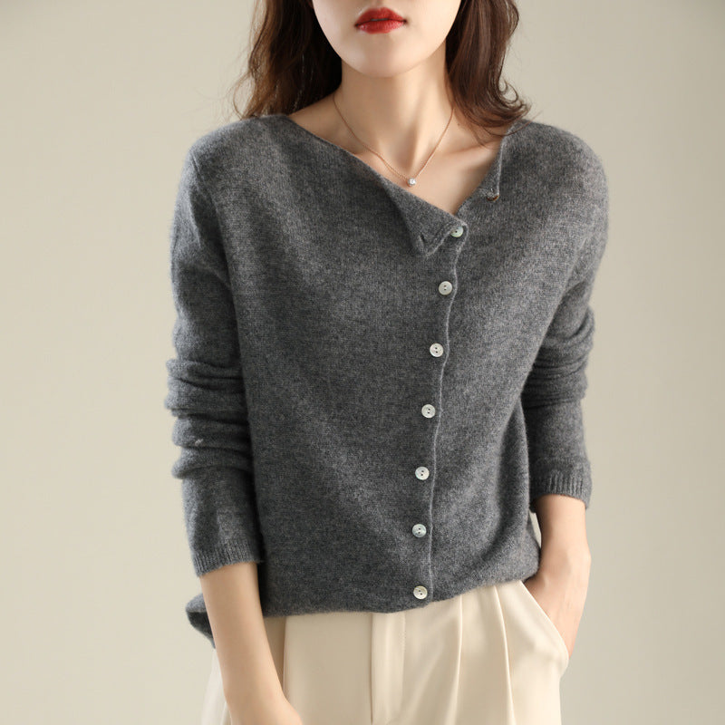 Ladies' cardigan with buttons