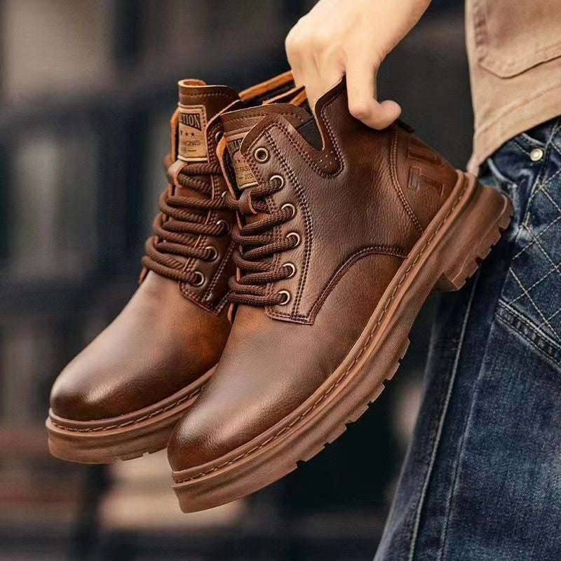 Retro lace-up boots made of genuine leather with platform