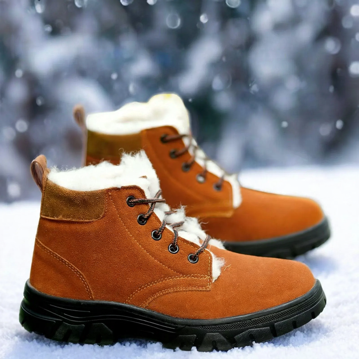 Men's winter boots made of cowhide leather with wool lining
