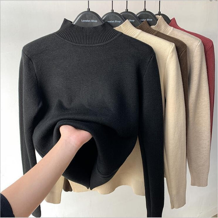 Women’s turtleneck sweater with inner fleece