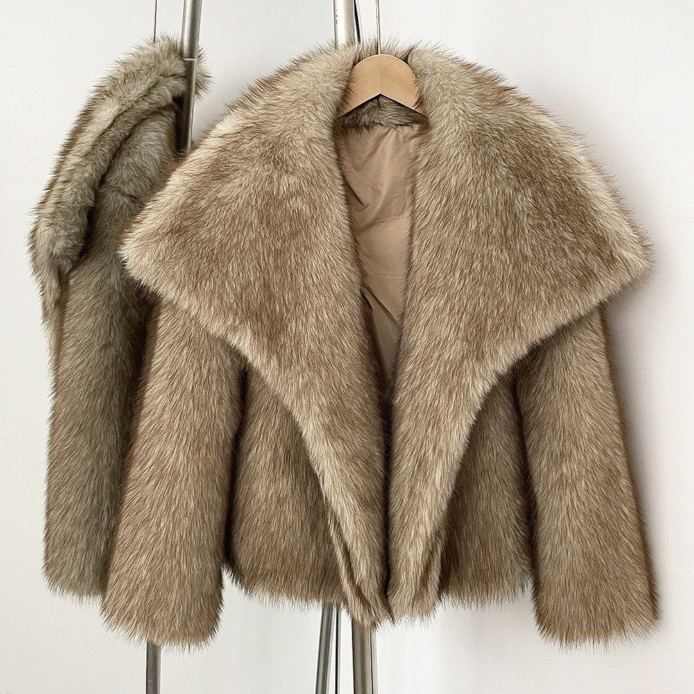 Elegant faux fur jacket with large lapels