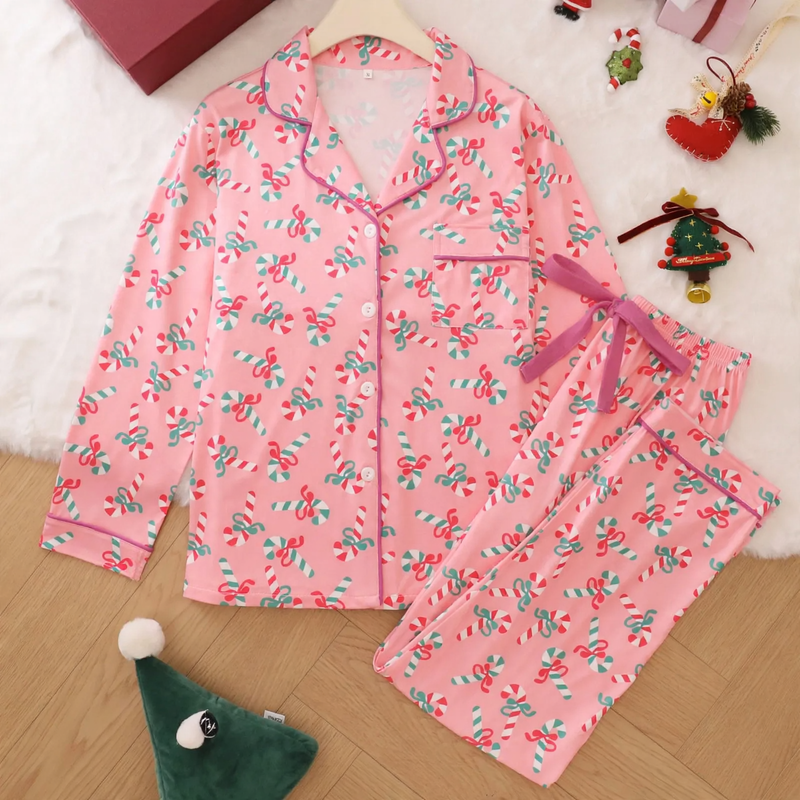 Fashionable tracksuit set with long sleeves and pants