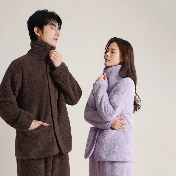 Women’s pajama set made of coral fleece with lapels