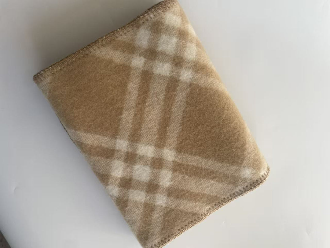 Thick checkered wool scarf, 30x182cm