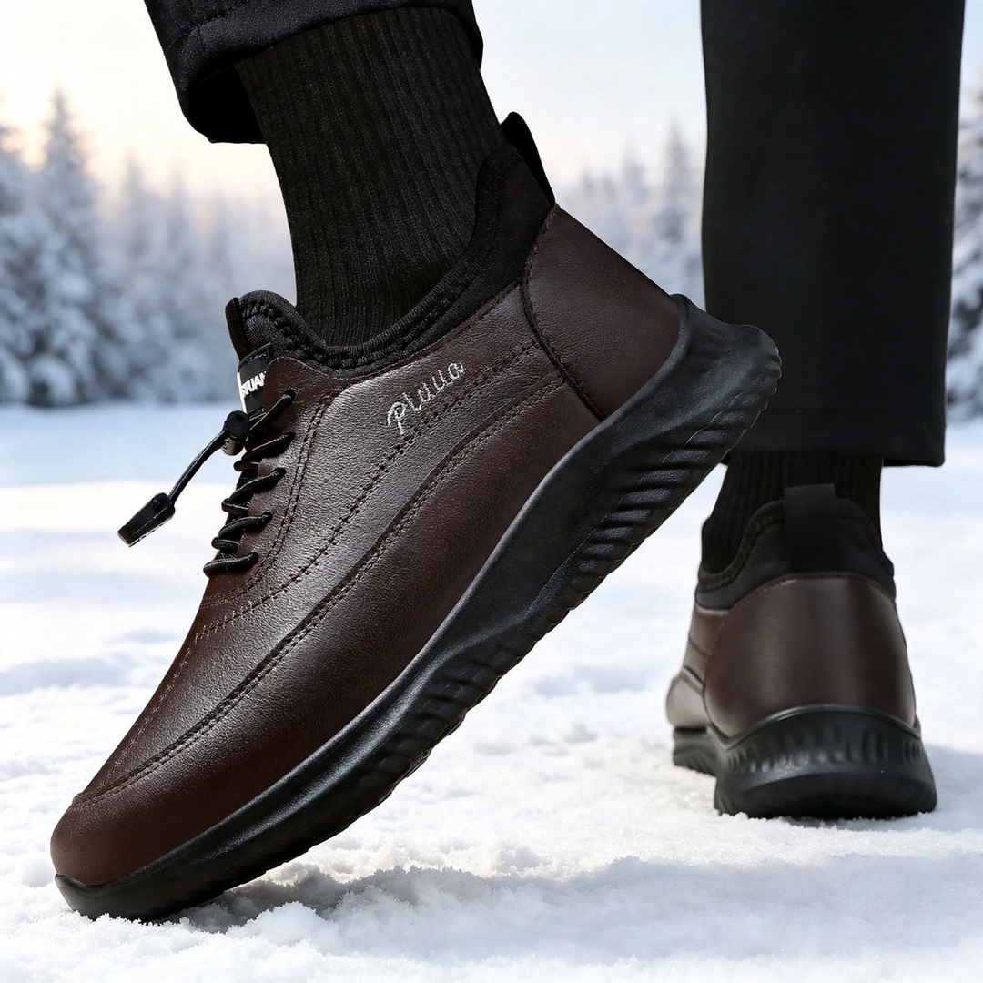Padded men's winter boots with platform sole