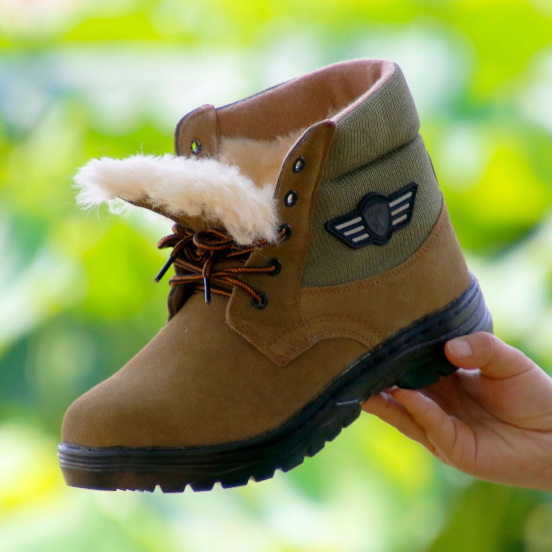 Winter boots made of cowhide leather with wool lining and steel toe cap