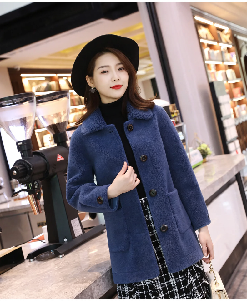 Ladies coat made of lambskin imitation, elegant