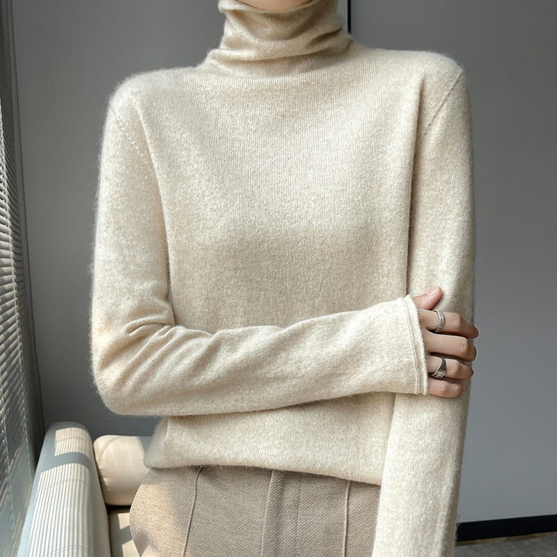 Women's wool turtleneck sweater, fitted