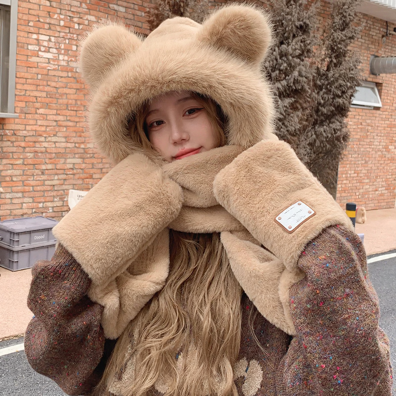Plush set: Hooded scarf with bear design