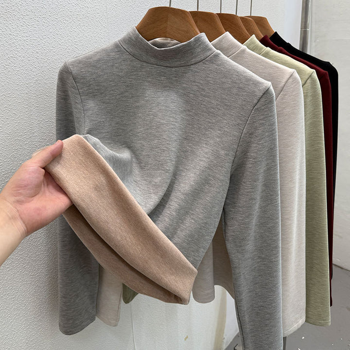 Women's turtleneck sweater made of wool blend fabric