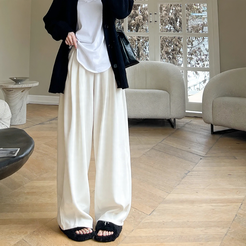 Women's corduroy trousers with wide legs and straight cut