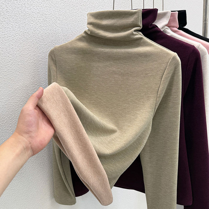 Women's turtleneck sweater made of wool blend fabric