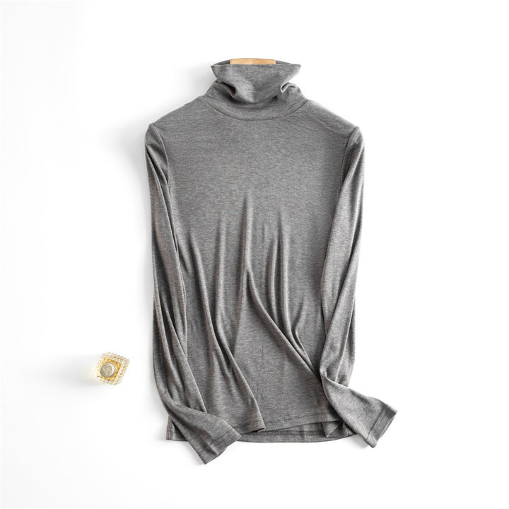 Elegant women's turtleneck sweater made of silk blend