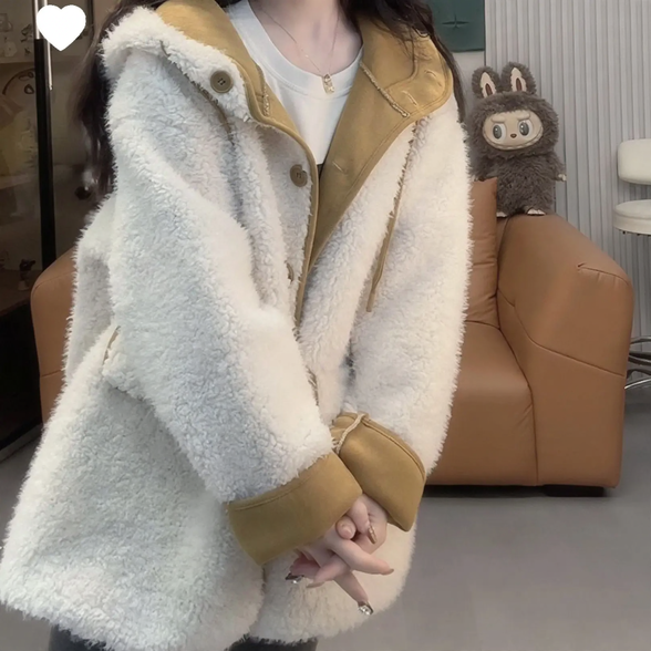 Mid-length lamb fleece coat with hood and contrasting colors