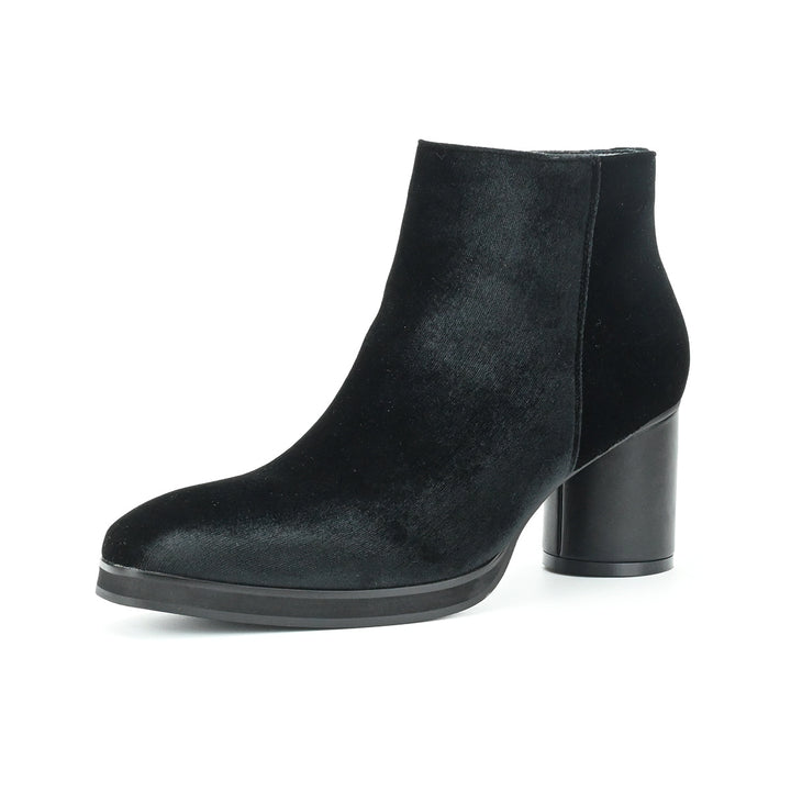 Elegant men's Chelsea boots