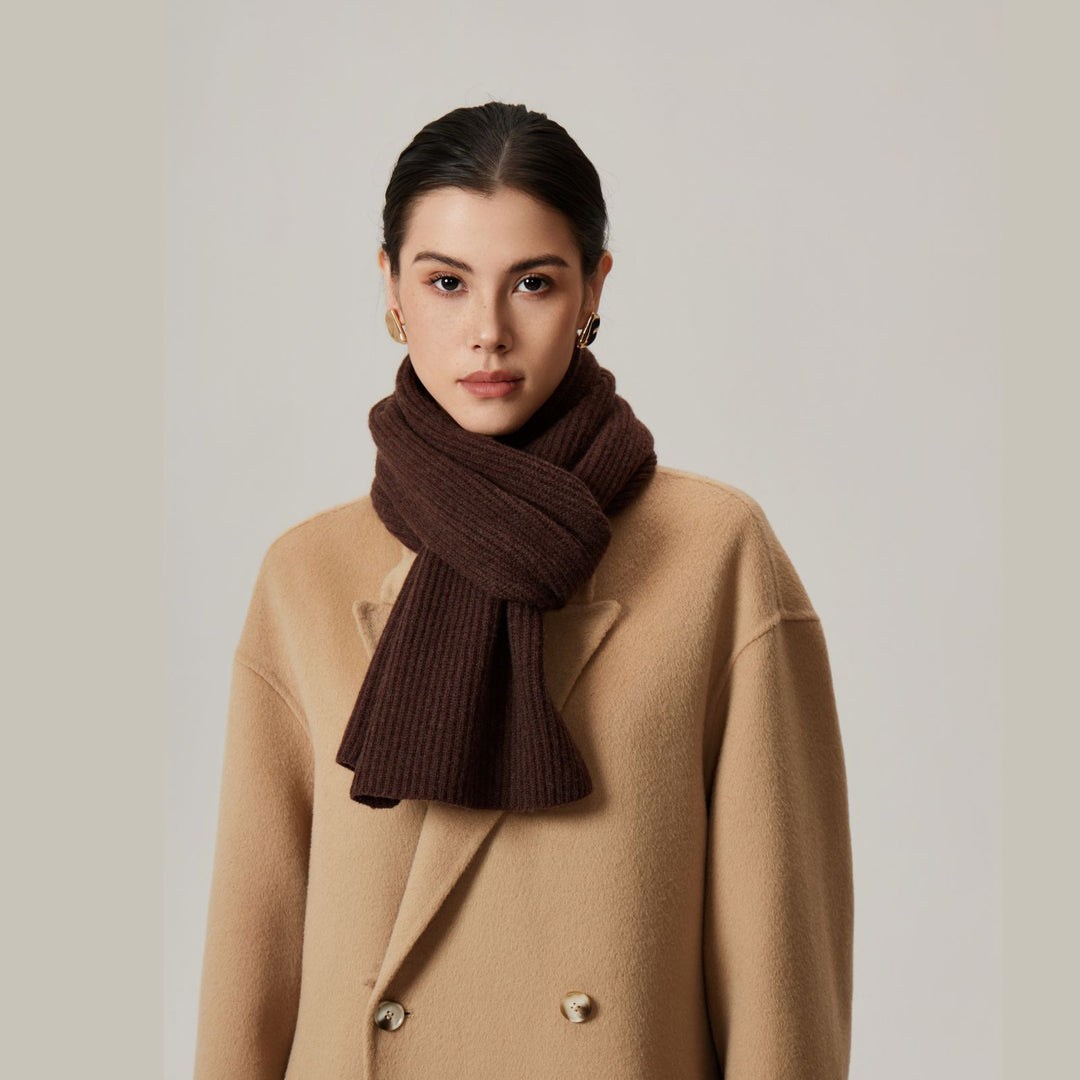 Wool scarf with cashmere content