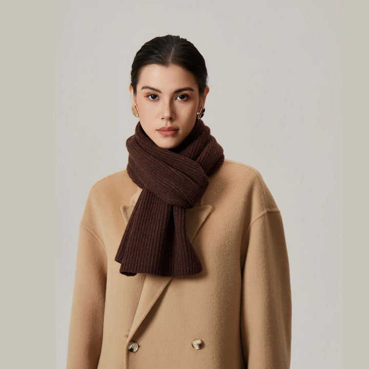 Wool scarf with cashmere content
