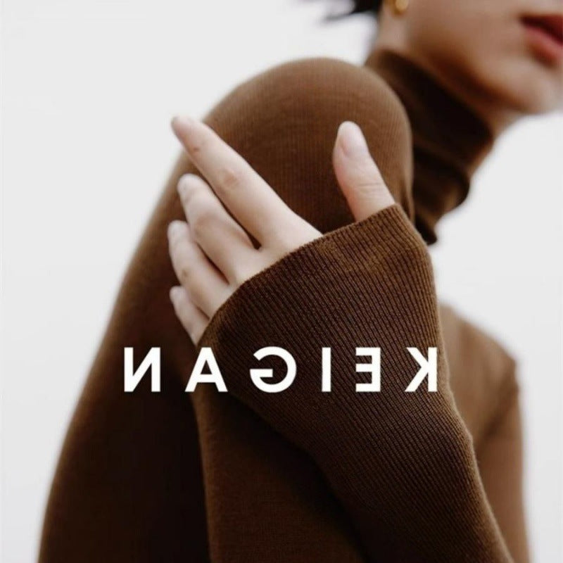 Narrow cut turtleneck knit sweater