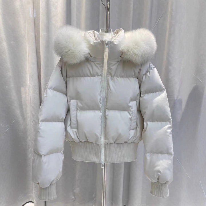 Short down jacket for women with faux fur collar