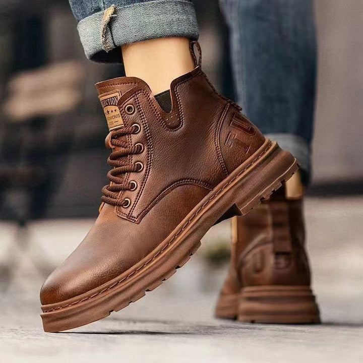 Retro lace-up boots made of genuine leather with platform