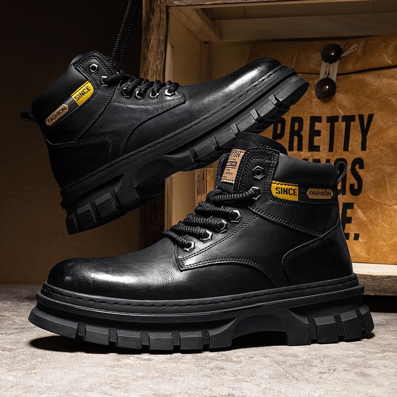 Modern men's boots in English style