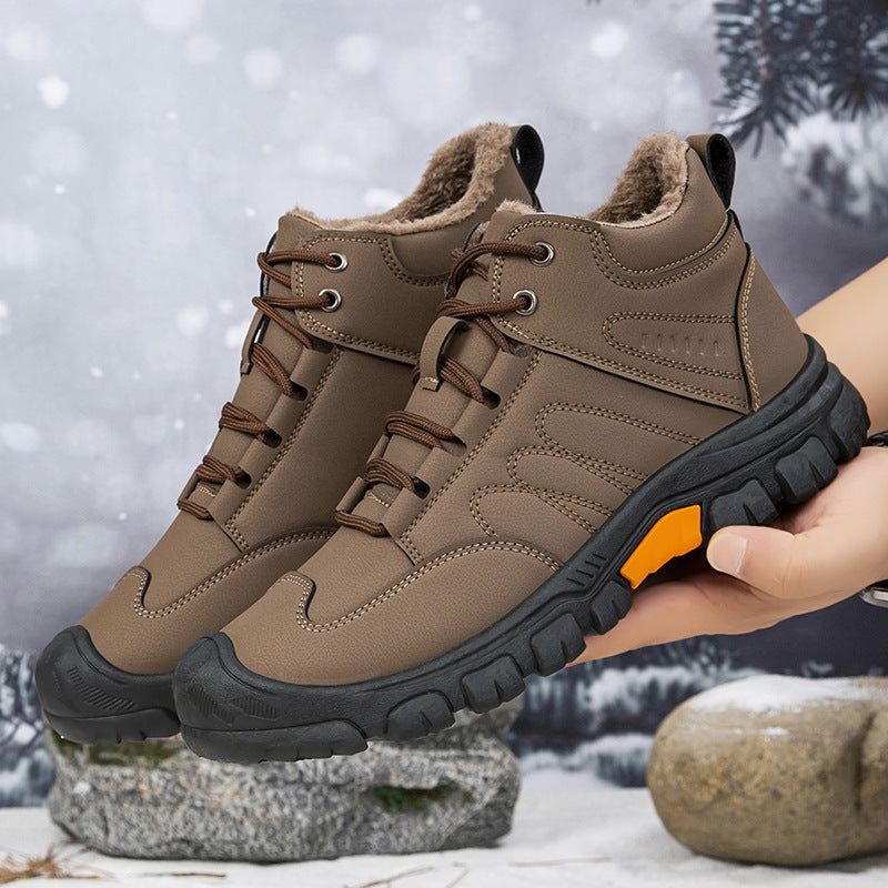 Padded men's winter boots with thick sole