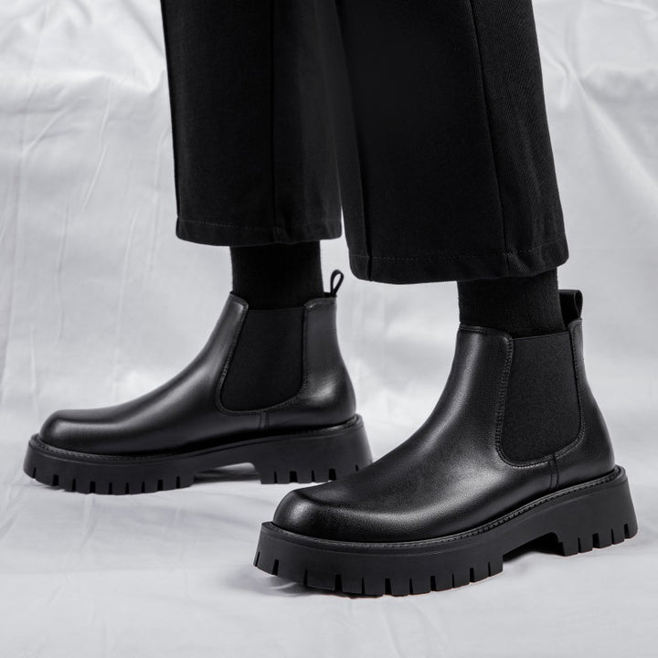 Warm men's Chelsea boots made of leather