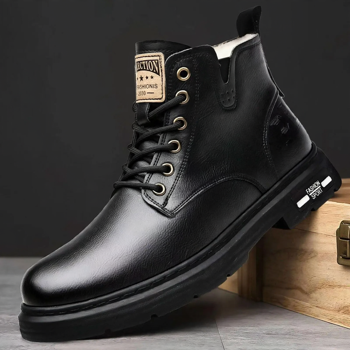 Men's boots made of cowhide, lined