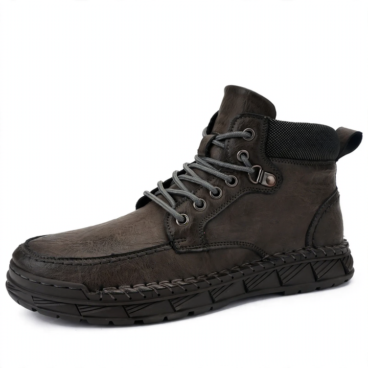 Insulated winter boots, warm and breathable