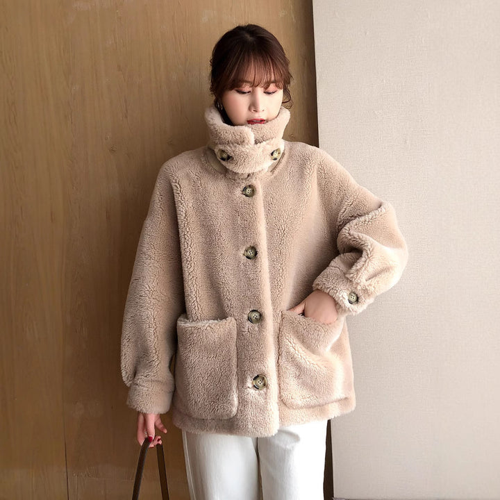 Women's coat made of 100% wool, lambskin look