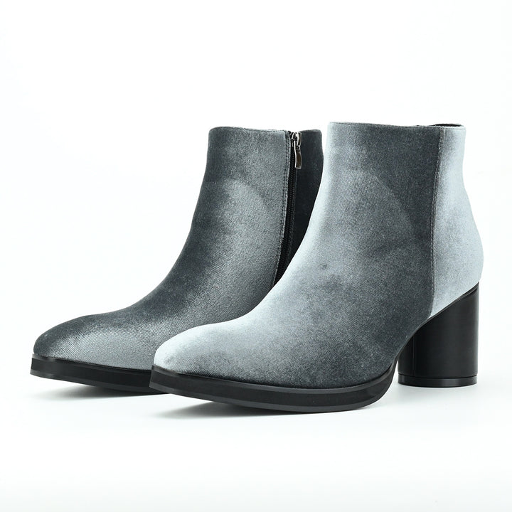 Elegant men's Chelsea boots