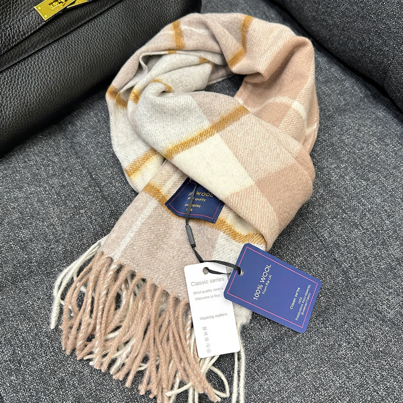 Classic Check Scarf made of 100% Australian Wool