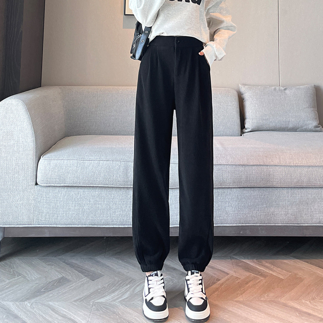 Ladies leisure pants made of chenille cord, elastic leg cuffs