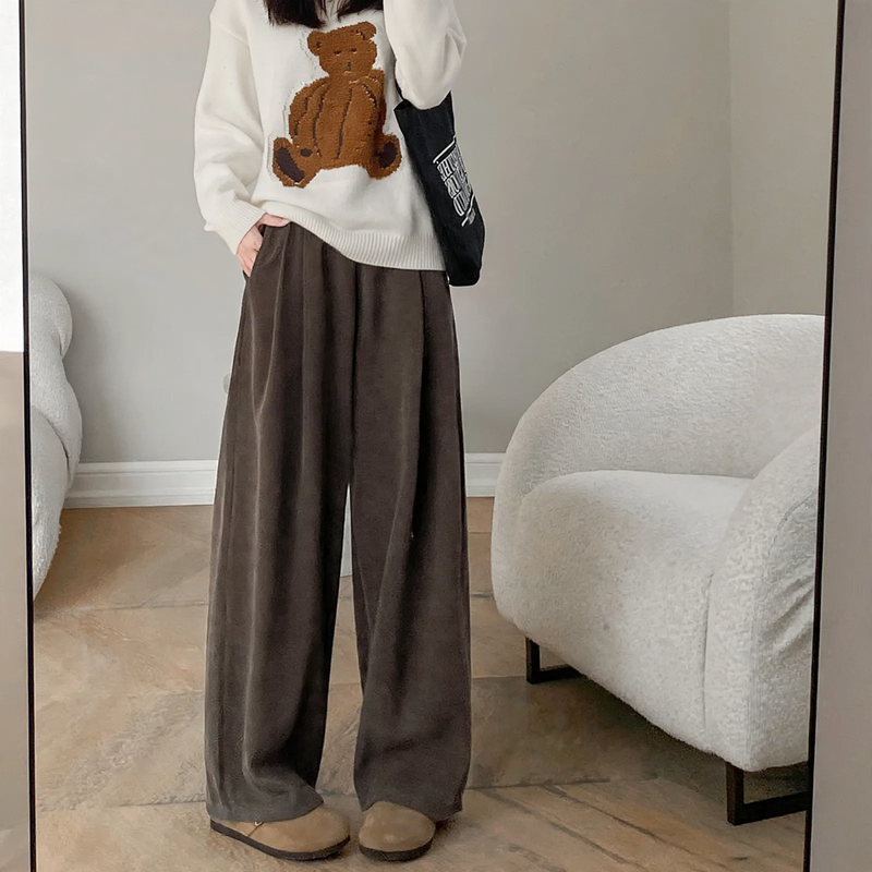 Women's corduroy trousers with wide legs and straight cut