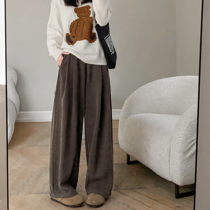Women's corduroy trousers with wide legs and straight cut