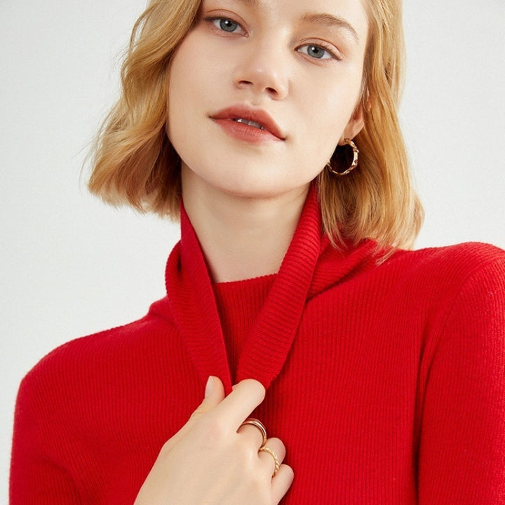 Women's knitted sweater, fitted, with stand-up collar
