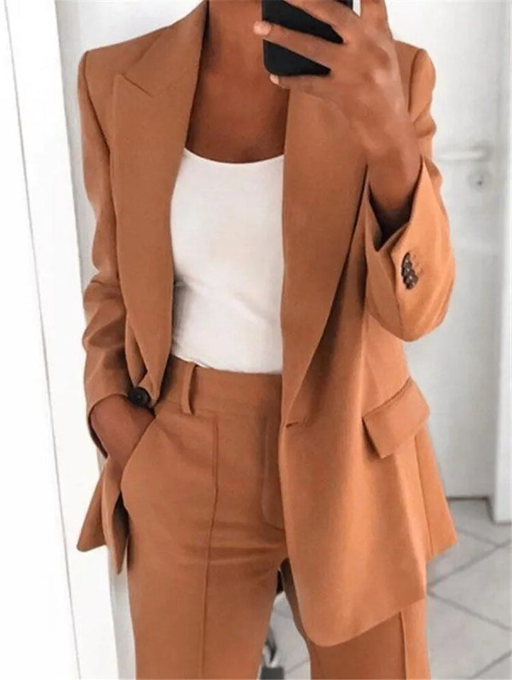 Lune London | Elegant pantsuit and jacket set for women