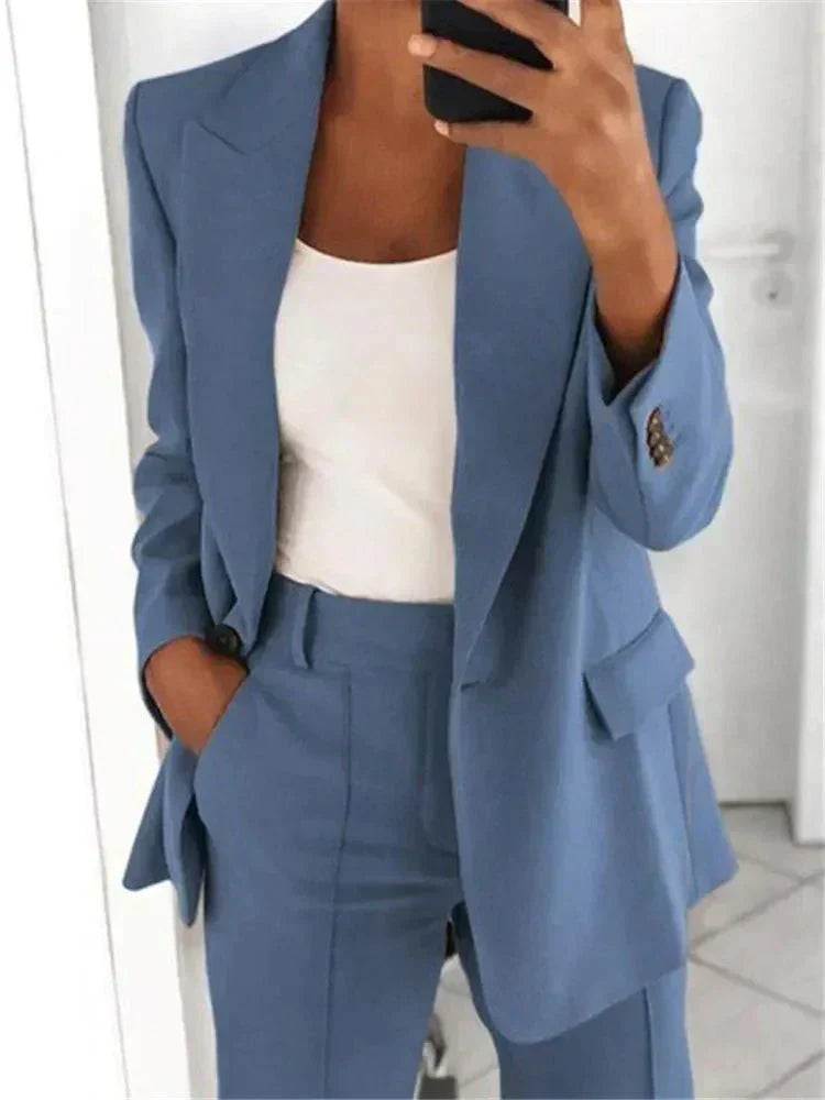 Lune London | Elegant pantsuit and jacket set for women