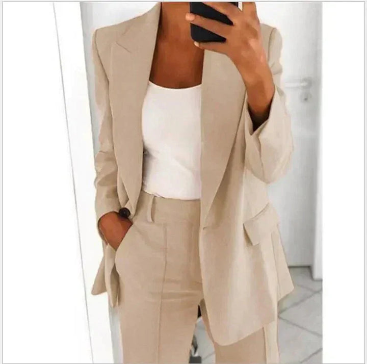 Lune London | Elegant pantsuit and jacket set for women